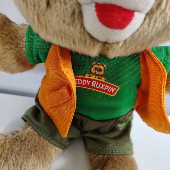 Teddy Ruxpin Toy Hug N Sing Interactive Bear Plush 2018- Working Condition 10" - Picture 3 of 5